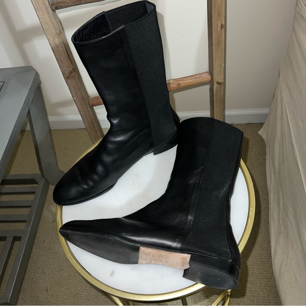 4. MANOLO BLAHNIK Black Leather Flat Heel Booties 40 - Picture 14 of 16